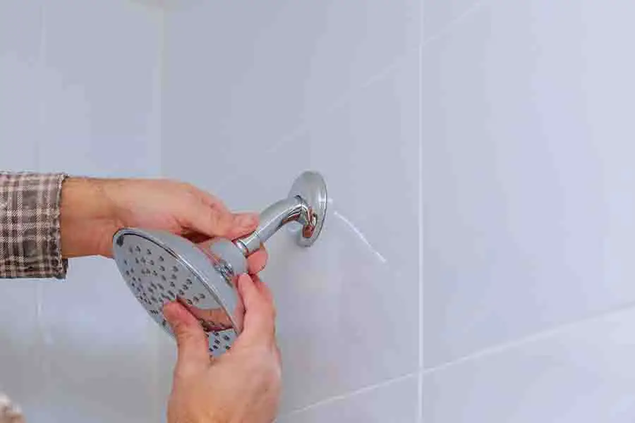 arreglo de ducha en baño