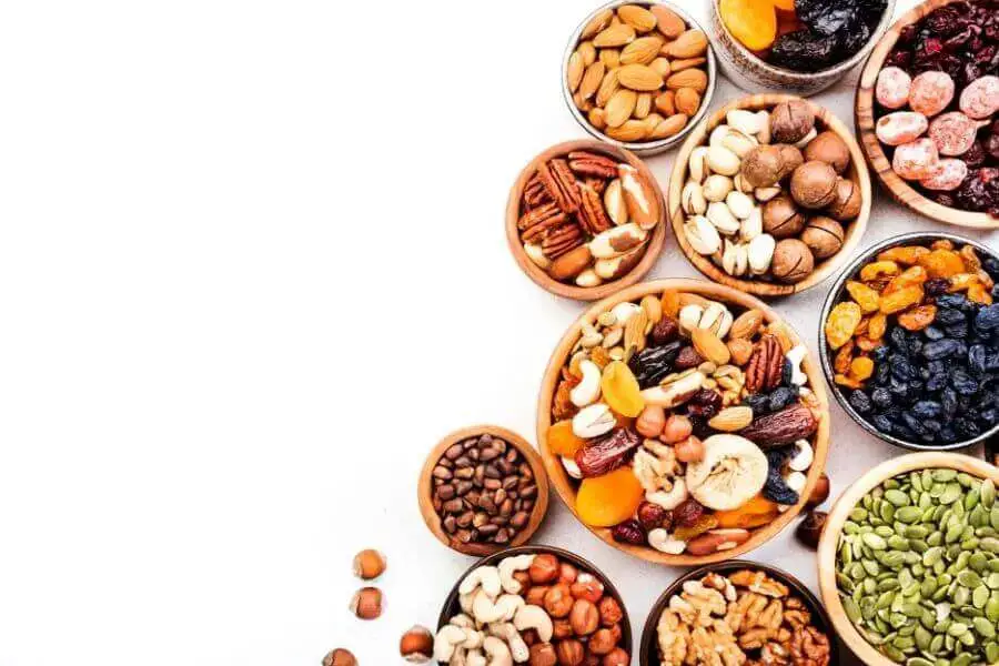 ¿Qué pueden comer y no comer los patos? (3 cosas que nunca debes darles de comer)