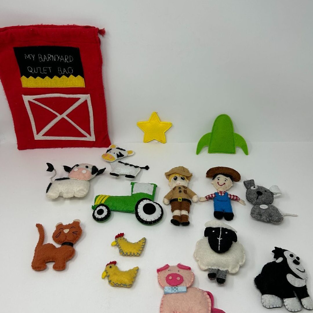 Hand Made My Barnyard Quiet Bag Juguete 15 Piezas de Fieltro Tractor Granjero...